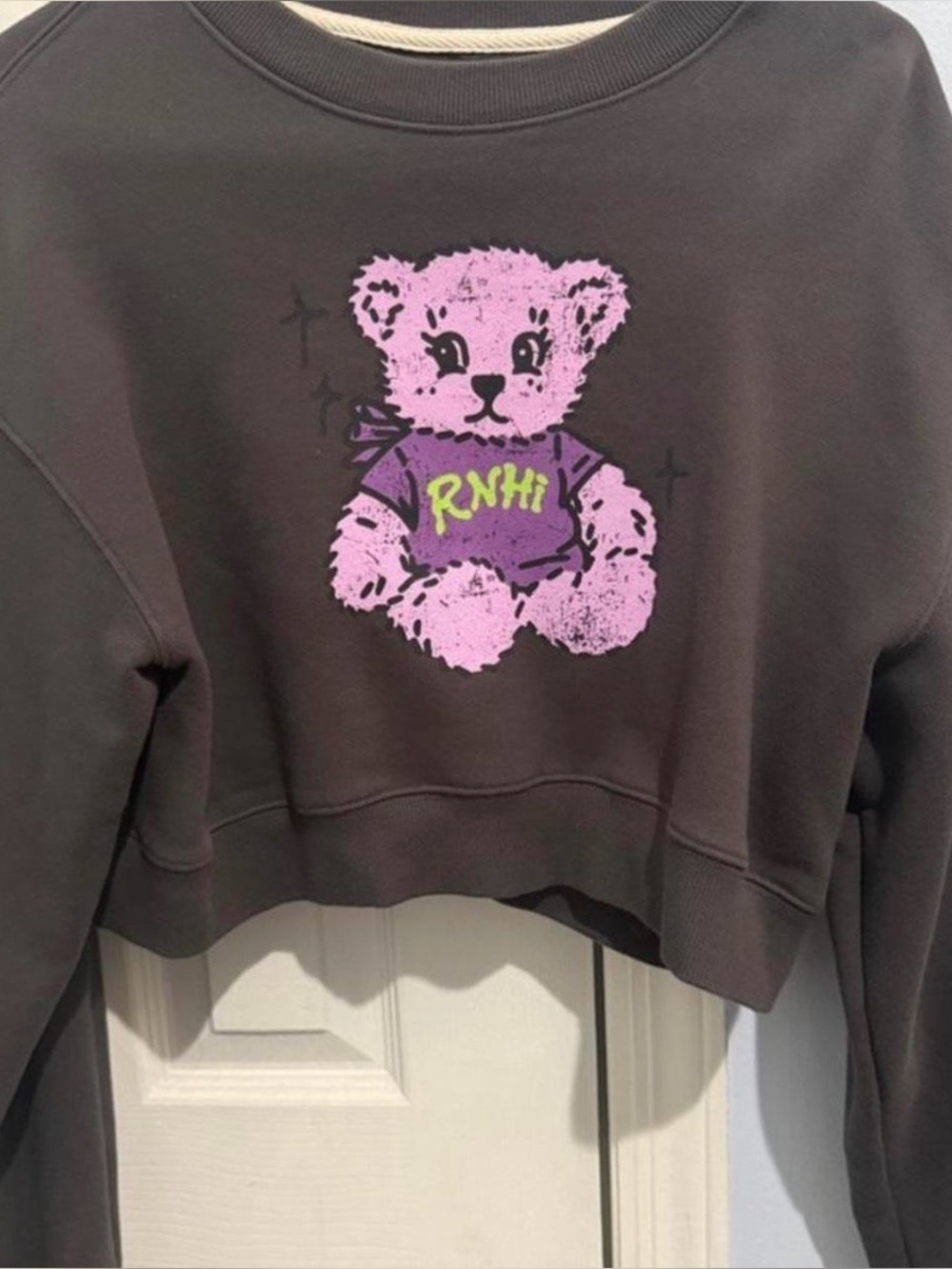 Graphic black crop top sweater